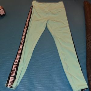 Muscle Nation dynamic ankle length leggings medium